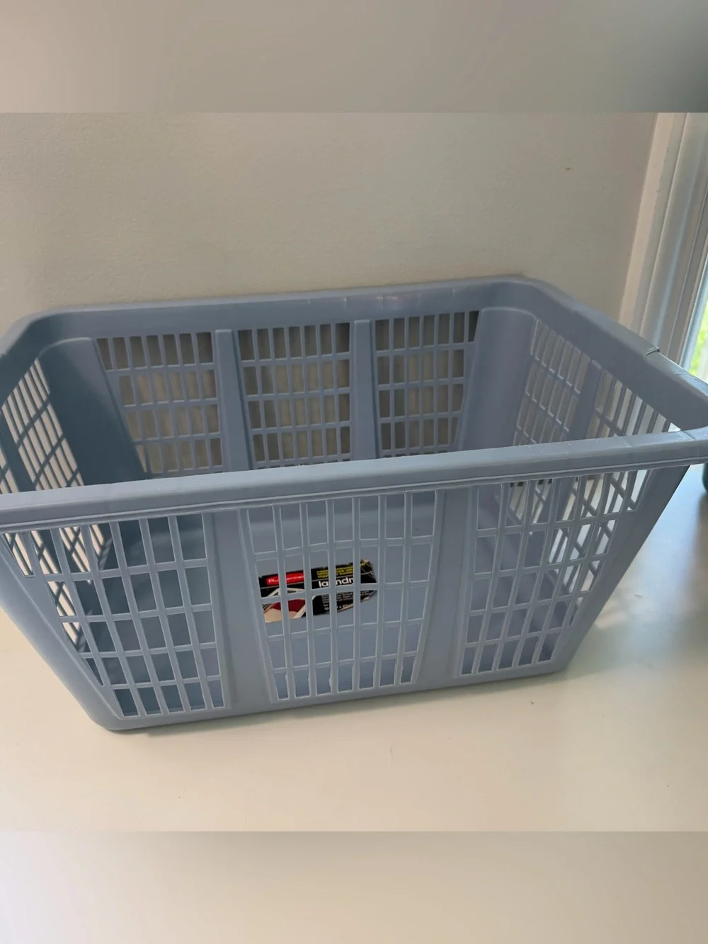 Vtg 1990's Rubbermaid Light Blue Rugged Heavy-Duty Laundry Basket 2965